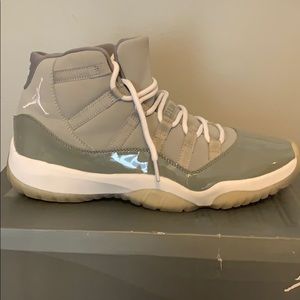 Jordan Retro 11 cool greys